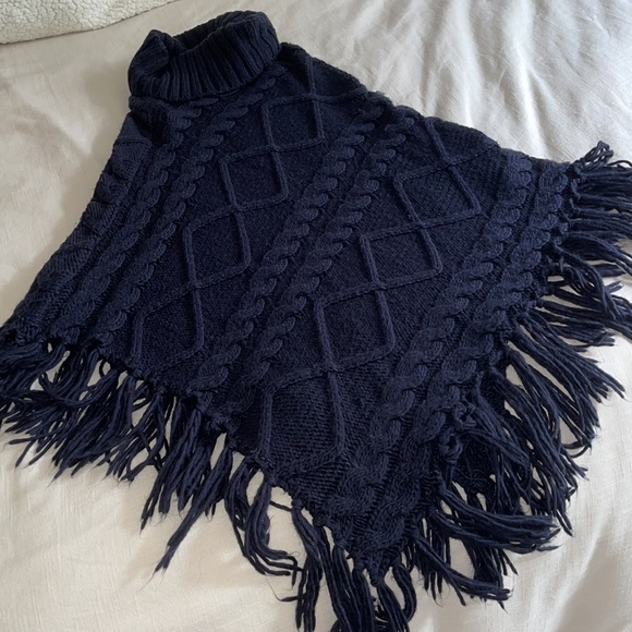 Forever 21 Cowl Neck Knit Fringe Poncho - Picture 4 of 7